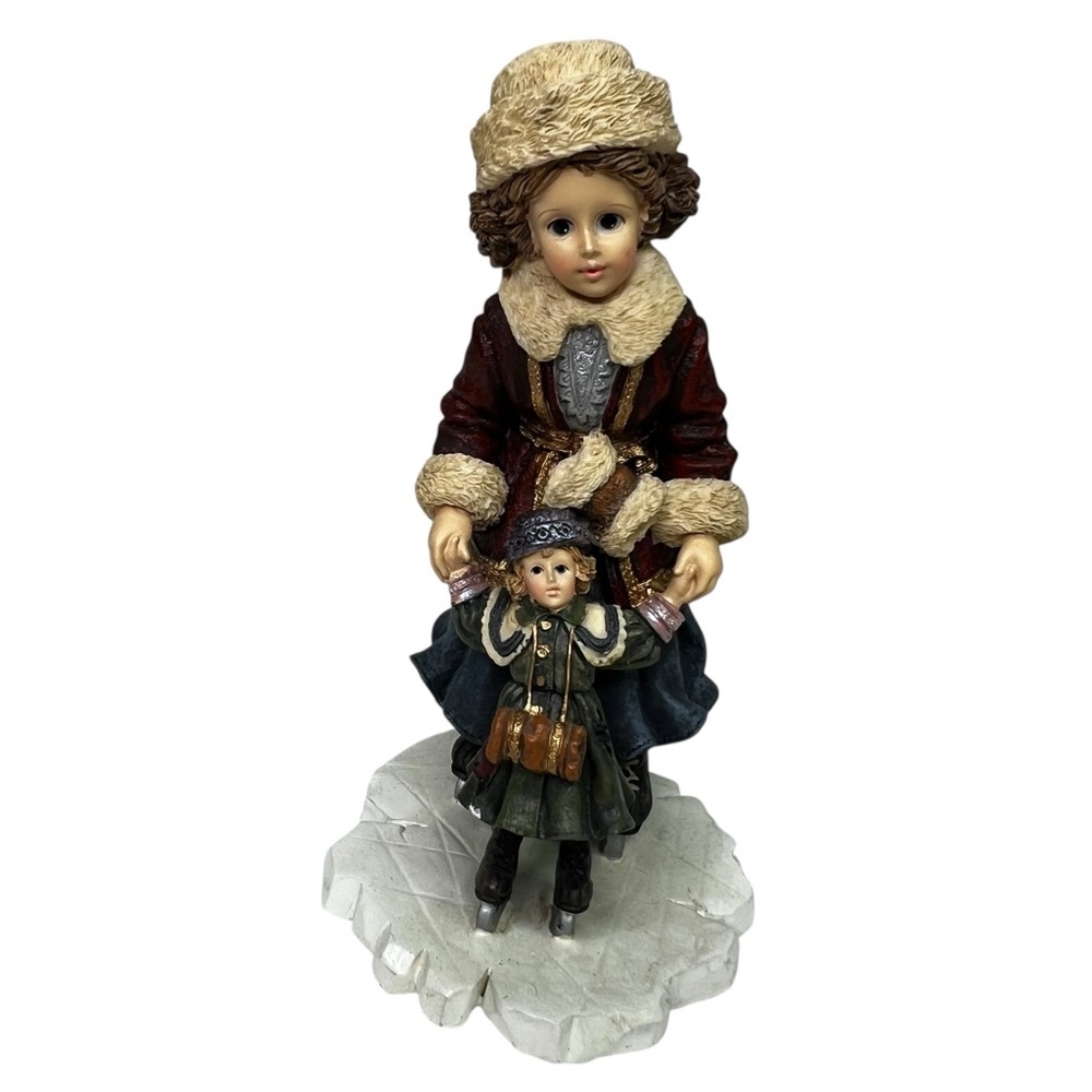 Boyd’s Yesterday Child Holiday/Skating Figurine Vintage 1996 Style#3516 Kristi